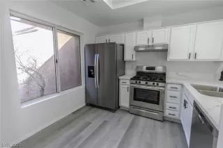Photo #5: 2469250 Listing