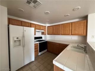 Photo #3: 2469279 Listing 