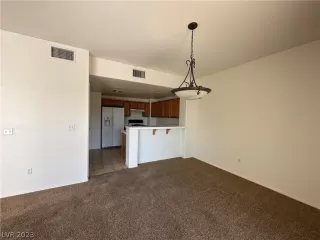 Photo #5: 2469279 Listing 