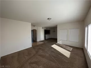 Photo #6: 2469279 Listing 