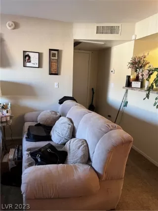 Photo #4: 2469314 Listing