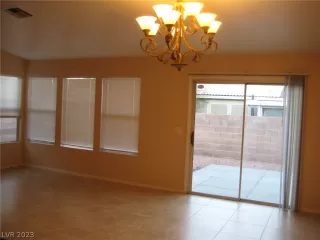 Photo #5: 2469402 Listing 