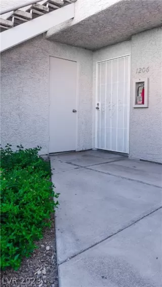 Photo #1: 2469429 Listing