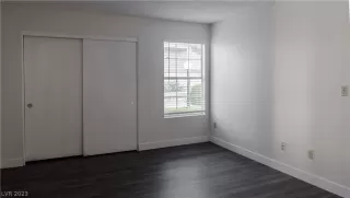 Photo #5: 2469429 Listing