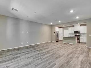 Photo #4: 2469443 Listing 