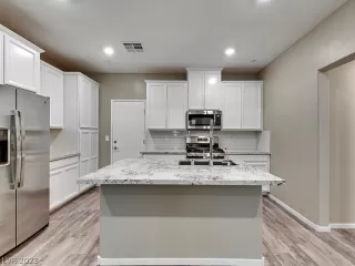 Photo #5: 2469443 Listing 