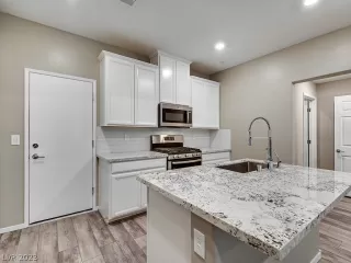 Photo #6: 2469443 Listing 