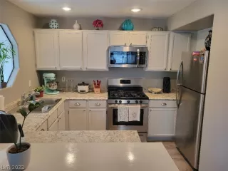 Photo #4: 2469484 Listing 