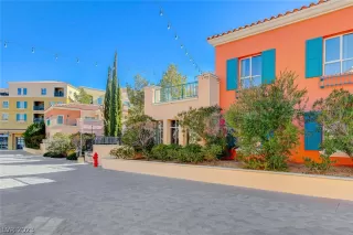 Photo #3: 2469501 Listing