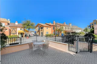 Photo #4: 2469501 Listing