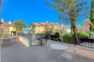 Photo #5: 2469501 Listing