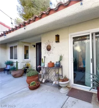 Photo #4: 2469520 Listing