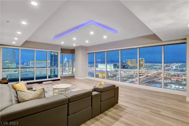 MLS: 2469522 Condo For Sale
