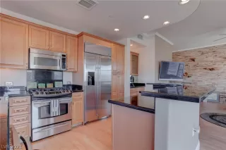 Photo #3: 2469528 Listing 