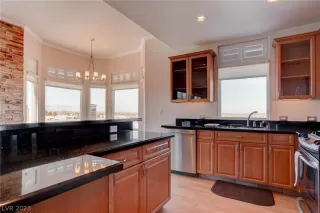 Photo #4: 2469528 Listing 