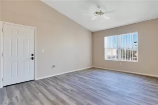 Photo #3: 2469557 Listing