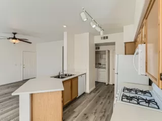 Photo #3: 2469585 Listing 