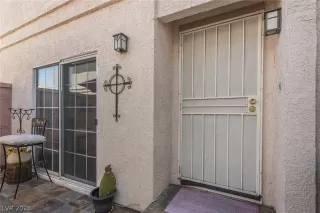 Photo #2: 2469609 Listing 