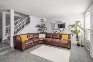 Photo #5: 2469609 Listing 