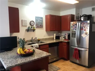 Photo #3: 2469614 Listing