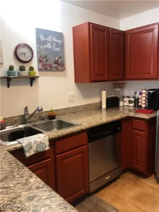 Photo #4: 2469614 Listing