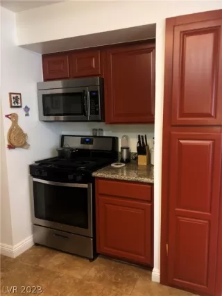 Photo #5: 2469614 Listing