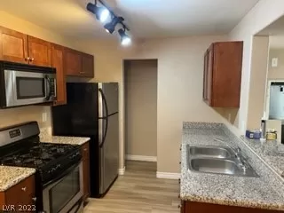 Photo #6: 2469630 Listing 