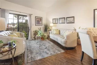 Photo #5: 2469700 Listing