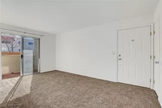 Photo #4: 2469719 Listing