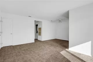 Photo #6: 2469719 Listing