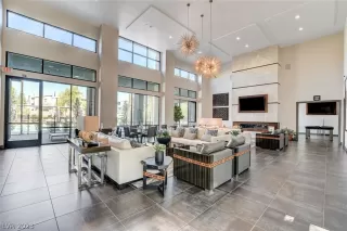 Photo #2: 2469723 Listing