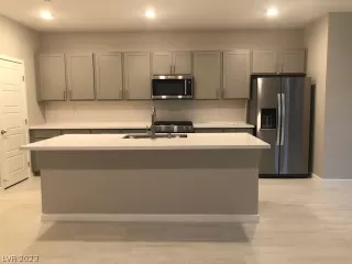 Photo #6: 2469723 Listing