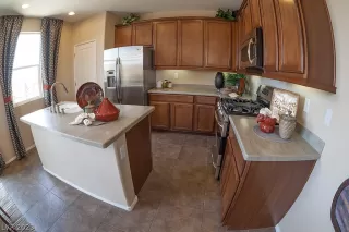 Photo #2: 2469725 Listing 