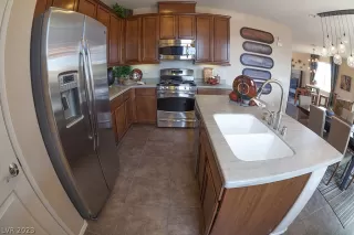 Photo #4: 2469725 Listing 