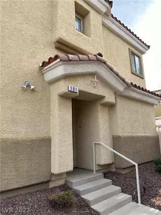 Photo #1: 2469741 Listing 