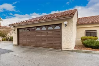 Photo #4: 2469762 Listing