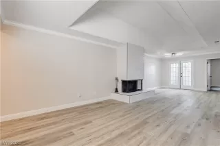 Photo #3: 2469807 Listing