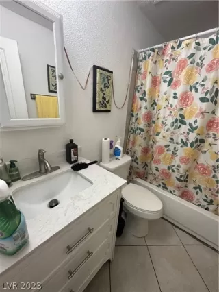 Photo #4: 2469809 Listing