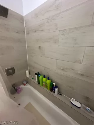 Photo #6: 2469809 Listing