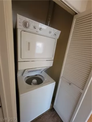 Photo #2: 2469813 Listing 