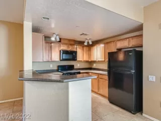 Photo #2: 2469817 Listing 
