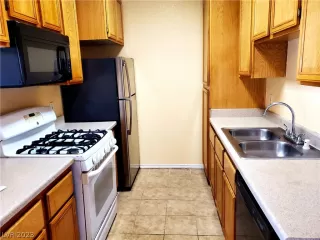 Photo #1: 2469819 Listing 