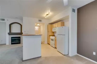 Photo #5: 2469823 Listing