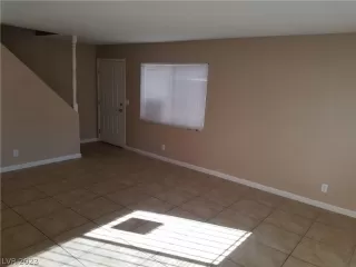 Photo #2: 2469826 Listing 