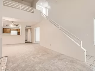 Photo #4: 2469832 Listing