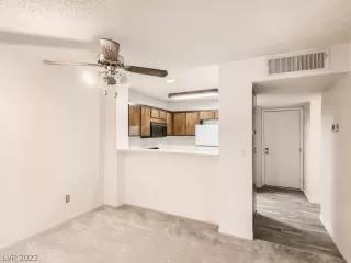 Photo #6: 2469832 Listing