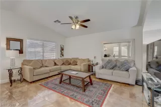 Photo #6: 2469842 Listing