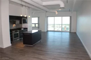 Photo #1: 2469848 Listing 