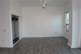 Photo #2: 2469848 Listing 