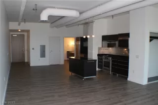 Photo #3: 2469848 Listing 